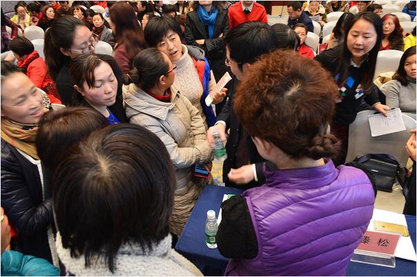 1481515210983015691.jpg 现场咨询02.jpg